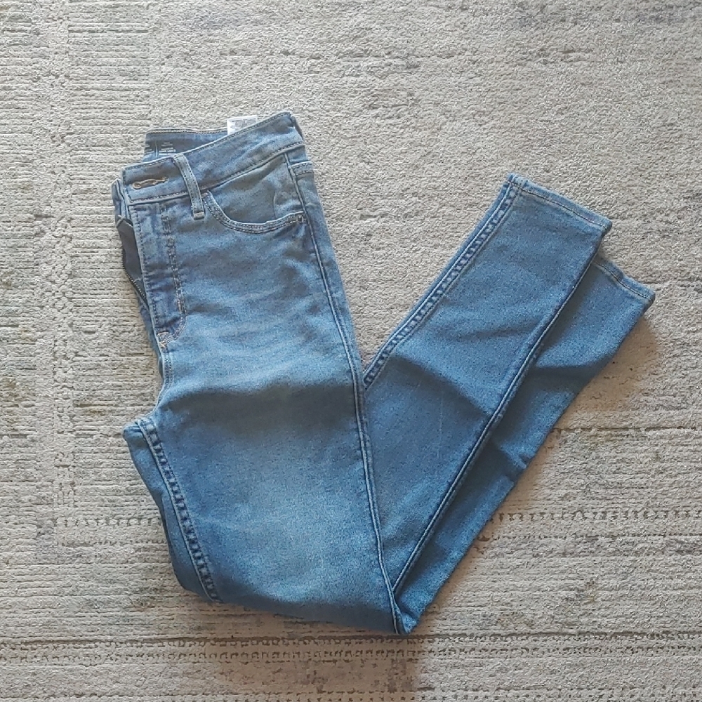 2 For 20! Old Navy High Rise Rockstar Jeggings